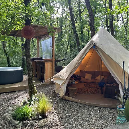 Apache Campismo de Luxo *