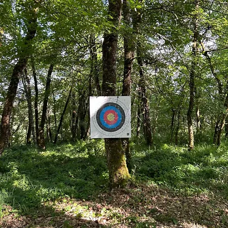 Apache Campismo de Luxo Loubes-Bernac